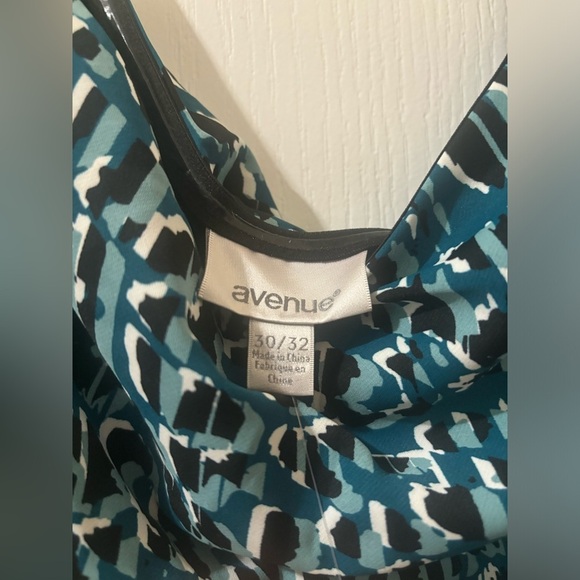 Avenues Eva One Shoulder Top Women’s 30-32 plus - Picture 2 of 3